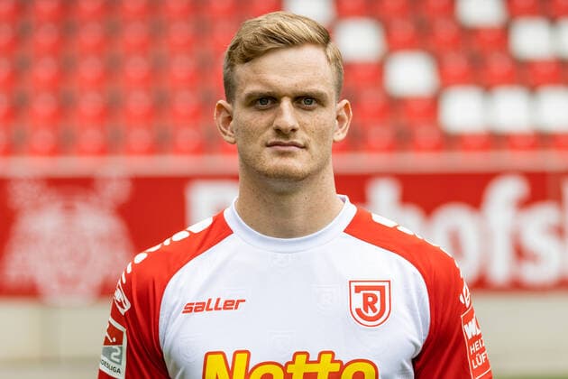 Media day SSV Jahn Regensburg 2021 2022 Scott Kennedy SSV Jahn Regensburg 2 BL, portrait date 2021 2022