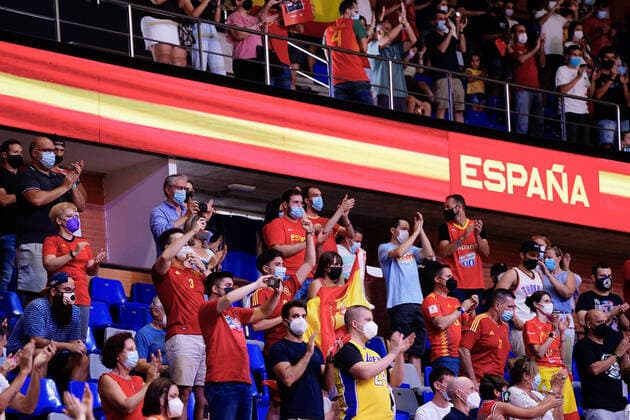 July 8, 2021, Malaga, Spain: Fans are seen cheering up during a friendly basketball match between Spain and France at Palacio de los Deportes Jose Maria Martin Carpena in Malaga. Malaga Spain - ZUMAs197 20210708_zaa_s197_107 Copyright: xFrancisxGonzalezx