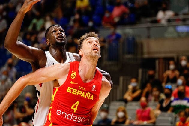 July 8, 2021, Malaga, Spain: Pau Gasol (r) and Moustapha Fall (l) are seen in action during a friendly basketball match between Spain and France at Palacio de los Deportes Jose Maria Martin Carpena in Malaga. Malaga Spain - ZUMAs197 20210708_zaa_s197_116 Copyright: xFrancisxGonzalezx