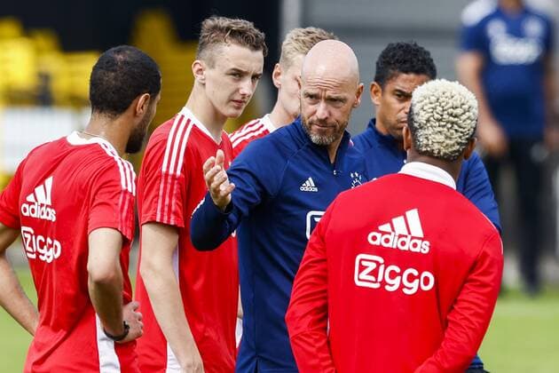 OLDENZAAL Ajax coach Erik ten Hag during a training session of Ajax on July 9, 2021 at Sportpark Vondersweijde in Oldenzaal, the Netherlands Ajax is preparing for the new football season in De Lutte ANP VINCENT JANNINK Dutch Eredivisie 2021 2022 xVIxANPxSportx xxANPxIVx 433618086