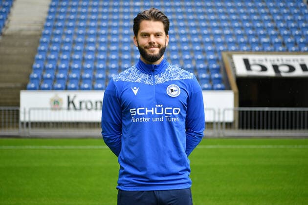 Bielefeld, Schueco Arena, 09 07 21, GER, Herren, 1 Bundesliga, Saison 2021 2022, DSC Arminia Bielefeld Porträttermin 2021 Bild Athletik Trainer Niklas Klasen Bielefeld Nur fuer journalistische Zwecke Only for editorial use According to the regulations of the DFL Deutsche Fußball Liga it is prohibited, DFL regulations prohibit any use of photographs as image sequences and or quasi video North Rhine-Westphalia Germany