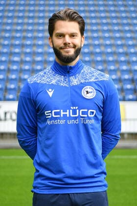 Bielefeld, Schueco Arena, 09 07 21, GER, Herren, 1 Bundesliga, Saison 2021 2022, DSC Arminia Bielefeld Porträttermin 2021 Bild Athletik Trainer Niklas Klasen Bielefeld Nur fuer journalistische Zwecke Only for editorial use According to the regulations of the DFL Deutsche Fußball Liga it is prohibited, DFL regulations prohibit any use of photographs as image sequences and or quasi video North Rhine-Westphalia Germany