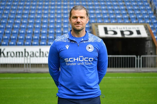 Bielefeld, Schueco Arena, 09 07 21, GER, Herren, 1 Bundesliga, Saison 2021 2022, DSC Arminia Bielefeld Porträttermin 2021 Bild Physiotherapeut und Osteopath Michael Schweika Bielefeld Nur fuer journalistische Zwecke Only for editorial use According to the regulations of the DFL Deutsche Fußball Liga it is prohibited, DFL regulations prohibit any use of photographs as image sequences and or quasi video North Rhine Westphalia Germany