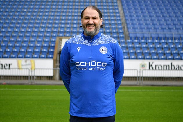 Bielefeld, Schueco Arena, 09 07 21, GER, Herren, 1 Bundesliga, Saison 2021 2022, DSC Arminia Bielefeld Porträttermin 2021 Bild Masseur Samuel da Costa Bielefeld Nur fuer journalistische Zwecke Only for editorial use According to the regulations of the DFL Deutsche Fußball Liga it is prohibited, DFL regulations prohibit any use of photographs as image sequences and or quasi video North Rhine Westphalia Germany