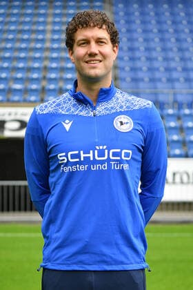 Bielefeld, Schueco Arena, 09 07 21, GER, Herren, 1 Bundesliga, Saison 2021 2022, DSC Arminia Bielefeld Porträttermin 2021 Bild Physiotherapeut Mario Bertling Bielefeld Nur fuer journalistische Zwecke Only for editorial use According to the regulations of the DFL Deutsche Fußball Liga it is prohibited, DFL regulations prohibit any use of photographs as image sequences and or quasi video North Rhine Westphalia Germany