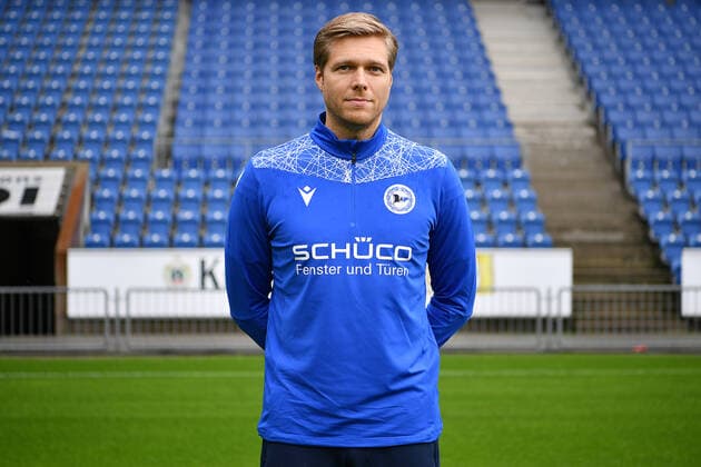 Bielefeld, Schueco Arena, 09 07 21, GER, Herren, 1 Bundesliga, Saison 2021 2022, DSC Arminia Bielefeld Porträttermin 2021 Bild Mannschaftsarzt Dr Stefan Budde Bielefeld Nur fuer journalistische Zwecke Only for editorial use According to the regulations of the DFL Deutsche Fußball Liga it is prohibited, DFL regulations prohibit any use of photographs as image sequences and or quasi video North Rhine Westphalia Germany