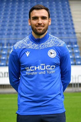 Bielefeld, Schueco Arena, 09 07 21, GER, Herren, 1 Bundesliga, Saison 2021 2022, DSC Arminia Bielefeld Porträttermin 2021 Bild Video Analyst Timur Nakip Bielefeld Nur fuer journalistische Zwecke Only for editorial use According to the regulations of the DFL Deutsche Fußball Liga it is prohibited, DFL regulations prohibit any use of photographs as image sequences and or quasi video North Rhine-Westphalia Germany