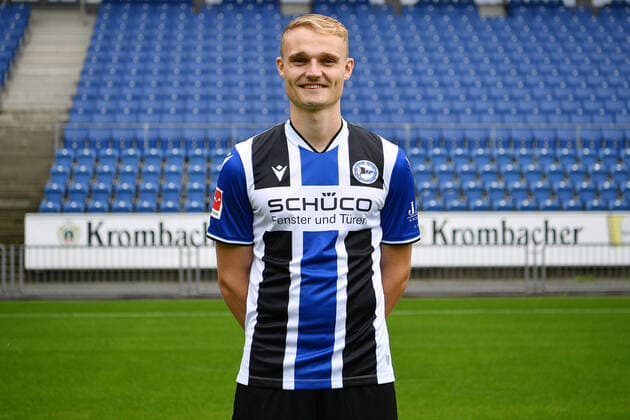 Bielefeld, Schueco Arena, 09 07 21, GER, Herren, 1 Bundesliga, Saison 2021 2022, DSC Arminia Bielefeld Porträttermin 2021 Bild Amos Pieper Bielefeld Nur fuer journalistische Zwecke Only for editorial use According to the regulations of the DFL Deutsche Fußball Liga it is prohibited, DFL regulations prohibit any use of photographs as image sequences and or quasi video North Rhine Westphalia Germany