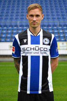Bielefeld, Schueco Arena, 09 07 21, GER, Herren, 1 Bundesliga, Saison 2021 2022, DSC Arminia Bielefeld Porträttermin 2021 Bild Jacob Barrett Laursen Bielefeld Nur fuer journalistische Zwecke Only for editorial use According to the regulations of the DFL Deutsche Fußball Liga it is prohibited, DFL regulations prohibit any use of photographs as image sequences and or quasi video North Rhine Westphalia Germany