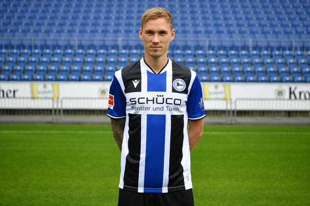 Bielefeld, Schueco Arena, 09 07 21, GER, Herren, 1 Bundesliga, Saison 2021 2022, DSC Arminia Bielefeld Porträttermin 2021 Bild Jacob Barrett Laursen Bielefeld Nur fuer journalistische Zwecke Only for editorial use According to the regulations of the DFL Deutsche Fußball Liga it is prohibited, DFL regulations prohibit any use of photographs as image sequences and or quasi video North Rhine Westphalia Germany
