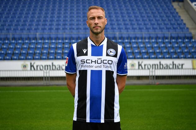 Bielefeld, Schueco Arena, 09 07 21, GER, Herren, 1 Bundesliga, Saison 2021 2022, DSC Arminia Bielefeld Porträttermin 2021 Bild Maik van de Hoorn Bielefeld Nur fuer journalistische Zwecke Only for editorial use According to the regulations of the DFL Deutsche Fußball Liga it is prohibited, DFL regulations prohibit any use of photographs as image sequences and or quasi video North Rhine-Westphalia Germany