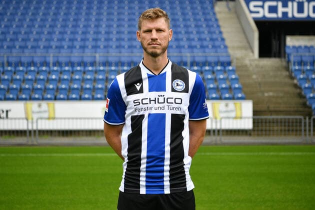 Bielefeld, Schueco Arena, 09 07 21, GER, Herren, 1 Bundesliga, Saison 2021 2022, DSC Arminia Bielefeld Porträttermin 2021 Bild Fabian Klos Bielefeld Nur fuer journalistische Zwecke Only for editorial use According to the regulations of the DFL Deutsche Fußball Liga it is prohibited, DFL regulations prohibit any use of photographs as image sequences and or quasi video North Rhine-Westphalia Germany