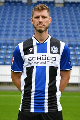 Bielefeld, Schueco Arena, 09 07 21, GER, Herren, 1 Bundesliga, Saison 2021 2022, DSC Arminia Bielefeld Porträttermin 2021 Bild Fabian Klos Bielefeld Nur fuer journalistische Zwecke Only for editorial use According to the regulations of the DFL Deutsche Fußball Liga it is prohibited, DFL regulations prohibit any use of photographs as image sequences and or quasi video North Rhine-Westphalia Germany