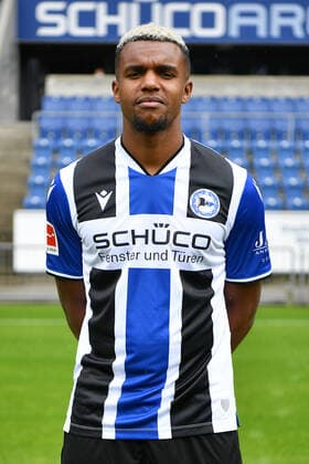 Bielefeld, Schueco Arena, 09 07 21, GER, Herren, 1 Bundesliga, Saison 2021 2022, DSC Arminia Bielefeld Porträttermin 2021 Bild Nathan de Medina Bielefeld Nur fuer journalistische Zwecke Only for editorial use According to the regulations of the DFL Deutsche Fußball Liga it is prohibited, DFL regulations prohibit any use of photographs as image sequences and or quasi video North Rhine Westphalia Germany