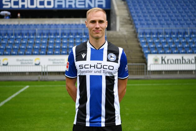 Bielefeld, Schueco Arena, 09 07 21, GER, Herren, 1 Bundesliga, Saison 2021 2022, DSC Arminia Bielefeld Porträttermin 2021 Bild Florian Krueger Bielefeld Nur fuer journalistische Zwecke Only for editorial use According to the regulations of the DFL Deutsche Fußball Liga it is prohibited, DFL regulations prohibit any use of photographs as image sequences and or quasi video North Rhine Westphalia Germany