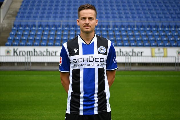 Bielefeld, Schueco Arena, 09 07 21, GER, Herren, 1 Bundesliga, Saison 2021 2022, DSC Arminia Bielefeld Porträttermin 2021 Bild Cedric Brunner Bielefeld Nur fuer journalistische Zwecke Only for editorial use According to the regulations of the DFL Deutsche Fußball Liga it is prohibited, DFL regulations prohibit any use of photographs as image sequences and or quasi video North Rhine Westphalia Germany
