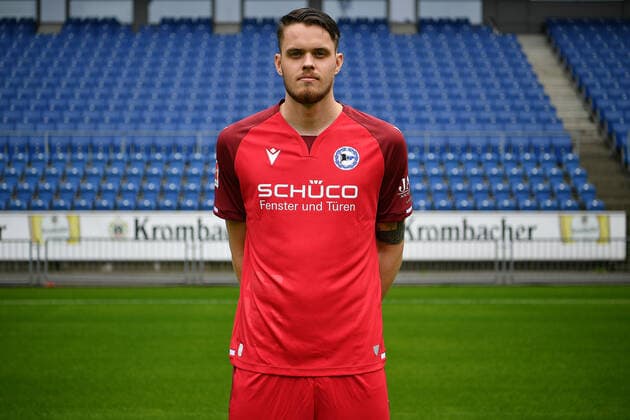Bielefeld, Schueco Arena, 09 07 21, GER, Herren, 1 Bundesliga, Saison 2021 2022, DSC Arminia Bielefeld Porträttermin 2021 Bild Goalkeeper Oscar Linner Bielefeld Nur fuer journalistische Zwecke Only for editorial use According to the regulations of the DFL Deutsche Fußball Liga it is prohibited, DFL regulations prohibit any use of photographs as image sequences and or quasi video North Rhine Westphalia Germany