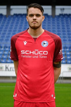 Bielefeld, Schueco Arena, 09 07 21, GER, Herren, 1 Bundesliga, Saison 2021 2022, DSC Arminia Bielefeld Porträttermin 2021 Bild Goalkeeper Oscar Linner Bielefeld Nur fuer journalistische Zwecke Only for editorial use According to the regulations of the DFL Deutsche Fußball Liga it is prohibited, DFL regulations prohibit any use of photographs as image sequences and or quasi video North Rhine Westphalia Germany