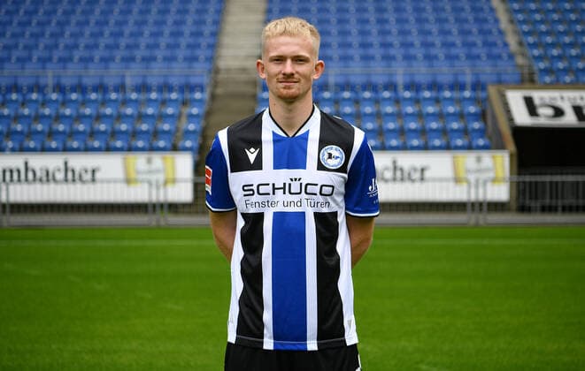 Bielefeld, Schueco Arena, 09 07 21, GER, Herren, 1 Bundesliga, Saison 2021 2022, DSC Arminia Bielefeld Porträttermin 2021 Bild Jomaine Consbruch Bielefeld Nur fuer journalistische Zwecke Only for editorial use According to the regulations of the DFL Deutsche Fußball Liga it is prohibited, DFL regulations prohibit any use of photographs as image sequences and or quasi video North Rhine Westphalia Germany