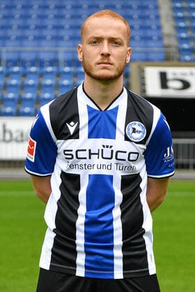 Bielefeld, Schueco Arena, 09 07 21, GER, Herren, 1 Bundesliga, Saison 2021 2022, DSC Arminia Bielefeld Porträttermin 2021 Bild Sebastian Vasiliadis Bielefeld Nur fuer journalistische Zwecke Only for editorial use According to the regulations of the DFL Deutsche Fußball Liga it is prohibited, DFL regulations prohibit any use of photographs as image sequences and or quasi video North Rhine Westphalia Germany
