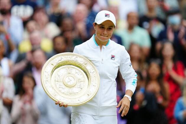 Mandatory Credit: Photo by Javier Garcia Shutterstock (12203621gr) Ashleigh Barty celebrates with the Venus Rosewater Dish after victory in the Ladies SIngles final Wimbledon Tennis Championships, Day 12, The All England Lawn Tennis and Croquet Club, London, UK - 10 Jul 2021 Wimbledon Tennis Championships, Day 12, The All England Lawn Tennis and Croquet Club, London, UK - 10 Jul 2021  Copyright: xJavierxGarcia Shutterstockx 12203621gr
