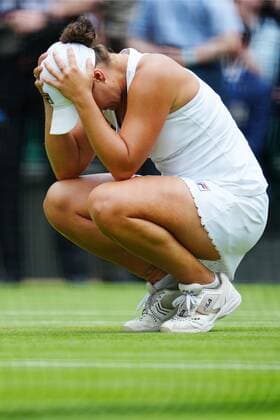 Mandatory Credit: Photo by Javier Garcia Shutterstock (12203621hk) Ashleigh Barty celebrates victory in the Ladies SIngles final Wimbledon Tennis Championships, Day 12, The All England Lawn Tennis and Croquet Club, London, UK - 10 Jul 2021 Wimbledon Tennis Championships, Day 12, The All England Lawn Tennis and Croquet Club, London, UK - 10 Jul 2021  Copyright: xJavierxGarcia Shutterstockx 12203621hk