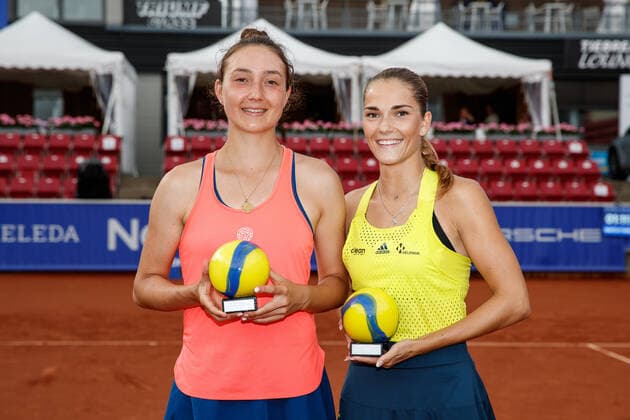210710 Mirjam Björklund, Sweden, and Leonie Kung, Switzerland, rejoice after the final in doubles during day 6 of the Nordea Open on July 10, 2021 in Bastad,  Copyright: MATHILDAxAHLBERG BB210710BB803