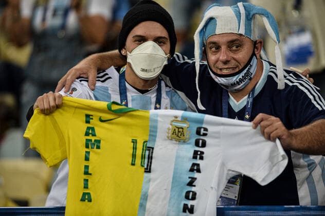 Argentina x Brasil RIO DE JANEIRO, RJ - 10.07.2021: ARGENTINA X BRASIL - Fans present at the stadium during Argentina x Brazil, a match valid for the Copa America 2021 Final, held at the Maracanã Stadium, located in the city of Rio de Janeiro, RJ, this Saturday (10). (Photo: Nayra Halm Fotoarena) x2091666x  NayraxHalm