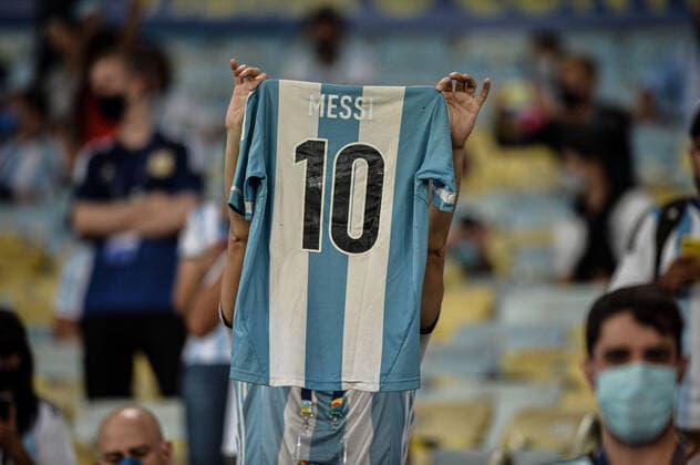 Argentina x Brasil RIO DE JANEIRO, RJ - 10.07.2021: ARGENTINA X BRASIL - Fans present at the stadium during Argentina x Brazil, a match valid for the Copa America 2021 Final, held at the Maracanã Stadium, located in the city of Rio de Janeiro, RJ, this Saturday (10). (Photo: Nayra Halm Fotoarena) x2091668x  NayraxHalm