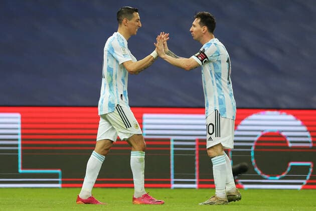 10th July 2021, Est& xe1;dio do Maracan& xe3;, Rio de Janeiro, Brazil. Copa America tournament final, Argentina versus Brazil; & xc1;ngel Di Mar& xed;a of Argentina, celebrates his goal for 0-1 with Lionel Messi on 22 minutes  ActionPlus12304509 HeulerxAndrey