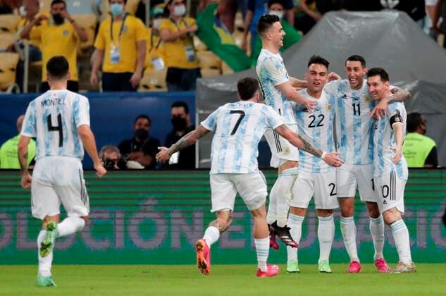 Angel Di Maria (2-R) of Argentina celebrates a goal with his teammates today, in the final of the Copa America at the Maracana Stadium in Rio de Janeiro, Brazil, 10 July 2021. Argentina - Brazil !ACHTUNG: NUR REDAKTIONELLE NUTZUNG!  Copyright: xANDRExCOELHOx AME1538 20210711-35b96257cbe8d3fe85be2552494d9ae30b7dafb1