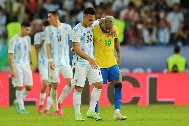 10th July 2021, Est& xe1;dio do Maracan& xe3;, Rio de Janeiro, Brazil. Copa America tournament final, Argentina versus Brazil; Lautaro Mart& xed;nez of Argentina and Neymar of Brazil  ActionPlus12304522 HeulerxAndrey