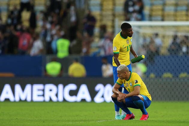 10th July 2021, Est& xe1;dio do Maracan& xe3;, Rio de Janeiro, Brazil. Copa America tournament final, Argentina versus Brazil; Richarlison and Emerson of Brazil, disappointed to lose the final by a score of 0-1  ActionPlus12304538 HeulerxAndrey