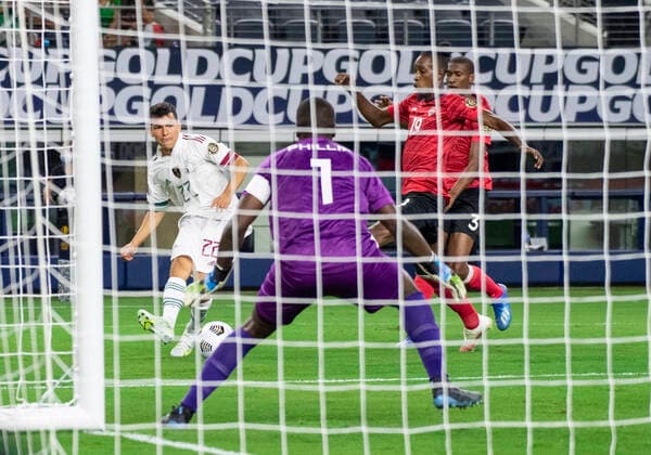 Jul 10, 2021: Mexico forward Hirving Lozano (22) takes a shot on the goal but it is blocked by Trinidad and Tobago goalkeeper Marvin Phillip (1) in the first half during a CONCACAF Gold Cup game between Mexico and Trinidad & Tobago at AT&T Stadium in Arlington, TX Mexico and Trinidad & Tobago tied 0-0 CSM Arlington USA - ZUMAcp2_ 20210710_zaf_cp2_001 Copyright: xAlbertxPenax