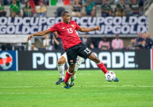 Jul 10, 2021: Trinidad and Tobago midfielder Reon Moore (13) in the second half during a CONCACAF Gold Cup game between Mexico and Trinidad & Tobago at AT&T Stadium in Arlington, TX Mexico and Trinidad & Tobago tied 0-0 CSM Arlington USA - ZUMAcp2_ 20210710_zaf_cp2_016 Copyright: xAlbertxPenax