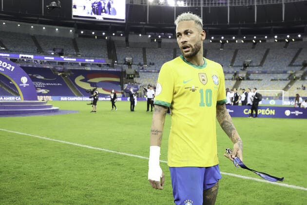July 10, 2021, Rio de Janeiro, Brazil: Neymar, from Brazilian Soccer team, during the awards for 2nd place of Copa Amrrica after a 1-0 defeat by Argentina, in a soccer match held at Maracana stadium, in Rio de Janeiro, on Saturday night (10).  Copyright: xLecoxVianax