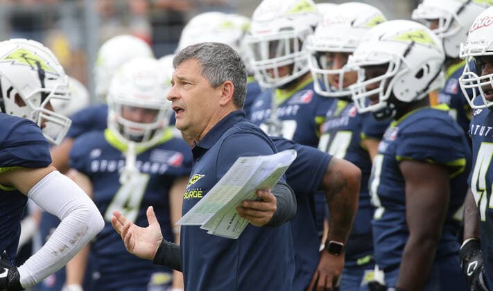 Stuttgart , European League of Football, American Football Stuttgart Surge vs. Leipzig Kings , Martin Hanselmann ( Trainer Surge ) *** Stuttgart , European League of Football, American Football Stuttgart Surge vs Leipzig Kings , Martin Hanselmann Coach Surge