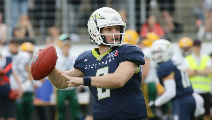 Stuttgart , European League of Football, American Football Stuttgart Surge vs. Leipzig Kings , Aaron Ellis ( Surge ) *** Stuttgart , European League of Football , American Football Stuttgart Surge vs Leipzig Kings , Aaron Ellis Surge