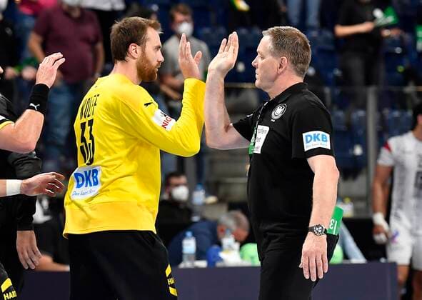 11 07 2021 Handball Three Nations Tournament International Germany Germany vs Egypt Andreas Wolff 33, Germany Alfred Gislason coach Germany applaud