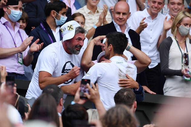 Novak Djokovic (Ser) and his team, Goran Ivanisevic TENNIS : Wimbledon 2021 - 11 07 2021 AntoineCouvercelle Panoramic 