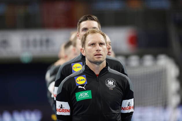 11 07 2021, Handball, Three Nations Tournament 2021, Germany Egypt, GER, Nuremberg, Arena Nuernberger Versicherung Picture v li The German Team during the National Anthem of the Federal Republic of Germanym Steffen Weinhold German National front Copyright: HMBxMedia xHeikoxBecker