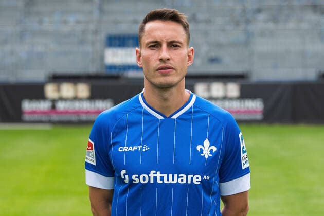 12 07 2021, xfux, football 2 Bundesliga, SV Darmstadt 98, 2 BL, porträttermin 2021 2022, emonline emspor, v l Fabian Schnellhardt, SV Darmstadt 98, 2 BL, porträttermin 2021 2022, Darmstadt.