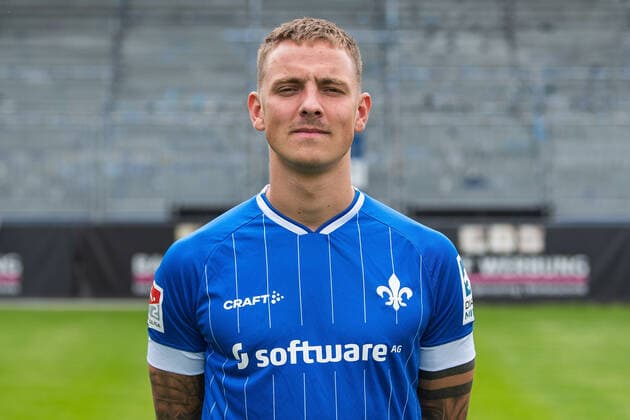 12 07 2021, xfux, football 2 Bundesliga, SV Darmstadt 98, 2 BL, porträttermin 2021 2022, emonline emspor, v l Philipp Tietz, SV Darmstadt 98, 2 BL, porträttermin 2021 2022, Darmstadt