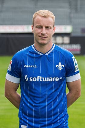 12 07 2021, xfux, football 2 Bundesliga, SV Darmstadt 98, 2 BL, porträttermin 2021 2022, emonline emspor, v l Fabian Holland, SV Darmstadt 98, 2 BL, porträttermin 2021 2022, Darmstadt