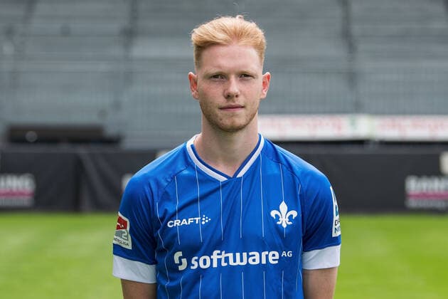 12 07 2021, xfux, football 2 Bundesliga, SV Darmstadt 98, 2 BL, porträttermin 2021 2022, emonline emspor, v l Leon Mueller Müller, SV Darmstadt 98, 2 BL, porträttermin 2021 2022, Darmstadt