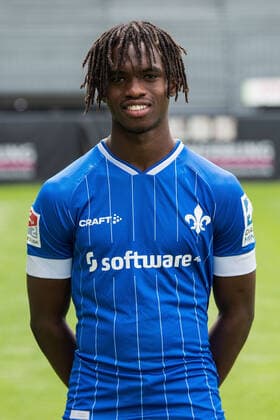 12 07 2021, xfux, football 2 Bundesliga, SV Darmstadt 98, 2 BL, porträttermin 2021 2022, emonline emspor, v l John Peter Sesay, SV Darmstadt 98, 2 BL, porträttermin 2021 2022, Darmstadt.
