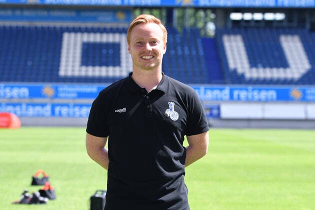 Philill Klug Co Trainer Analyst MSV Duisburg 3 Liga, Porträttermin 2021 2022 xRx