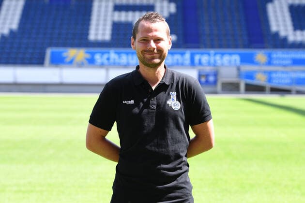 Arthur Jarzombek Physiotherapist MSV Duisburg 3 League, portrait date 2021 2022 xRx