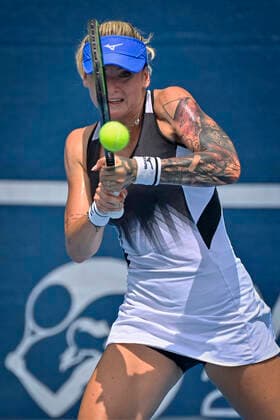 Tereza Martincova of Czech Republic plays a return to Samantha Murray Sharan of Britain during the Livesport Prague Open WTA, Tennis Damen women’s tennis tournament in Prague, Czech Republic, July 13, 2021. (CTKxPhoto VitxSimanek) CTKPhotoP2021071304472  VIS 011