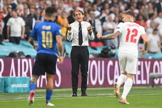 Football EURO 2020 FINALE Italy England coach Roberto MANCINI ITA , clueless,gestures final, match M51, Italy ITA England ENG on 11 07 2021 in London Wembley Stadium Football EURO 2020 from 11 06 2021 11 07 2021 Photo Marvin Guengoer GES Pool via Sven Simon Fotoagentur GmbH Co London England Poolfoto SvenSimon-Guengoer-GES-Pool ,EDITORIAL USE ONLY